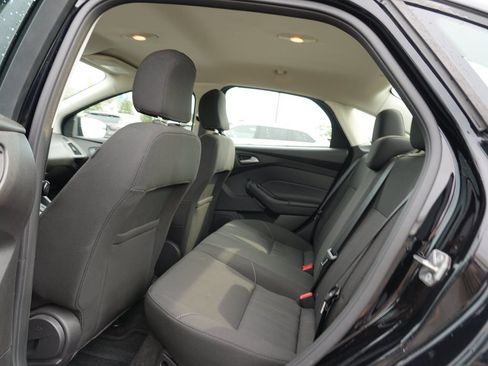 Used 2017 Ford Focus SE FWD image 14