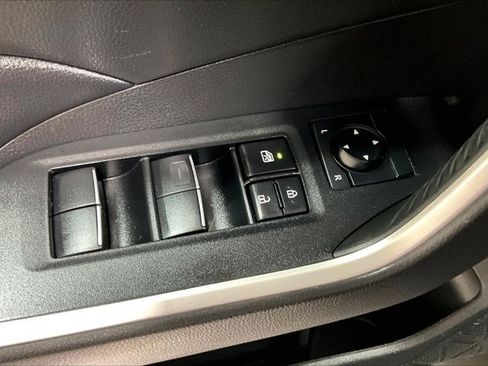 Used 2021 Toyota RAV4 XLE Premium AWD/4WD image 39