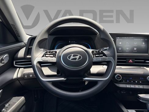 New 2026 Hyundai Elantra Hybrid FWD image 11