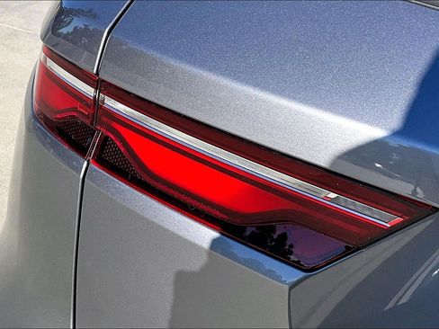 Used 2024 Jaguar F-PACE R-Dynamic S image 31