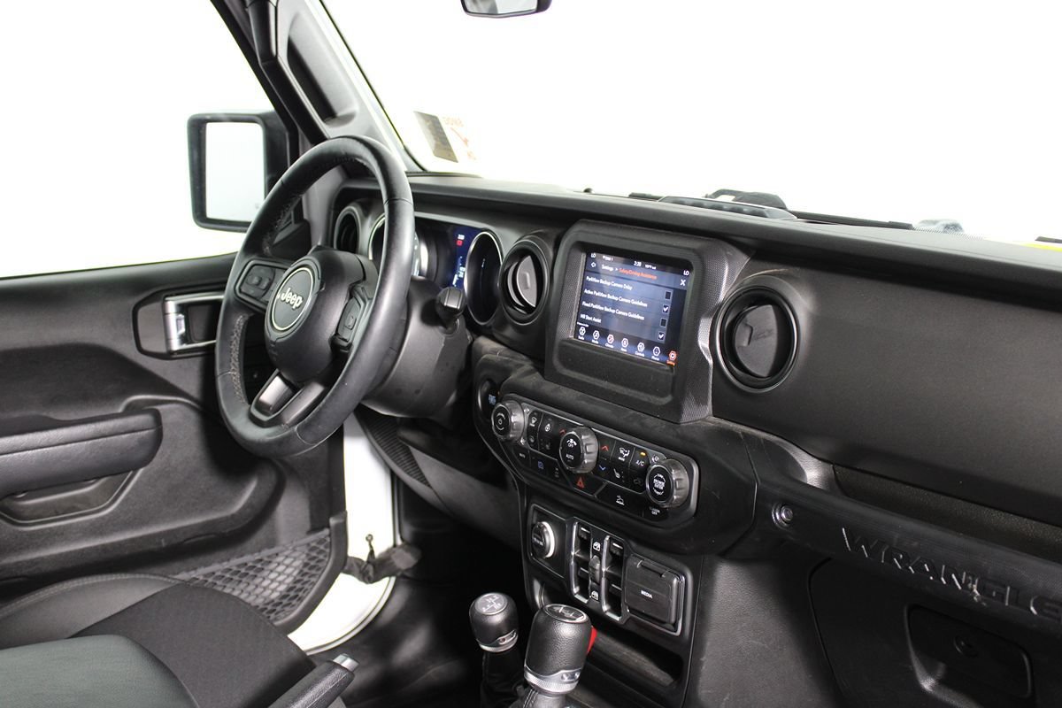 Used 2023 Jeep Wrangler Unlimited w/ Cold Weather Group AWD/4WD image 9