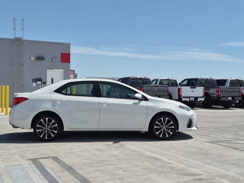 Used 2018 Toyota Corolla SE w/ Carpet Mat Package (TMS) FWD image 6