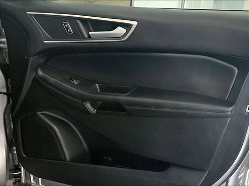 Used 2023 Ford Edge SEL image 12