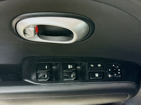 Used 2016 Kia Soul image 19