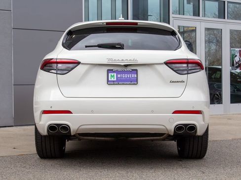 Used 2024 Maserati Levante GT Ultima AWD/4WD image 9