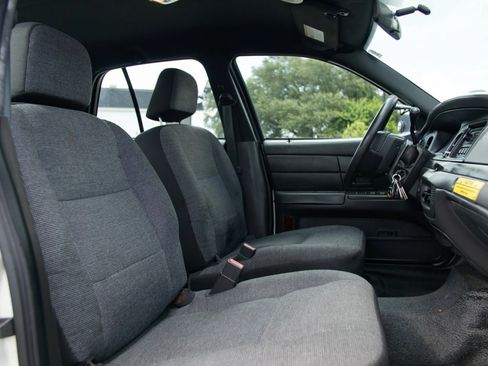 Used 2005 Ford Crown Victoria Police Interceptor RWD image 11