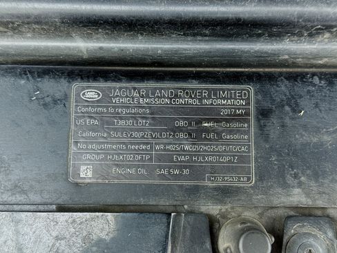 Used 2017 Land Rover Discovery Sport SE image 20