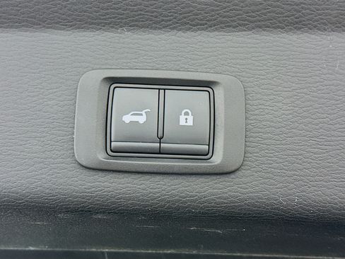 Used 2024 Mitsubishi Outlander SE AWD/4WD image 32