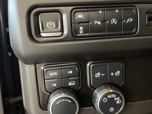 Used 2021 Chevrolet Tahoe LT w/ LT Signature Plus Package AWD/4WD image 19