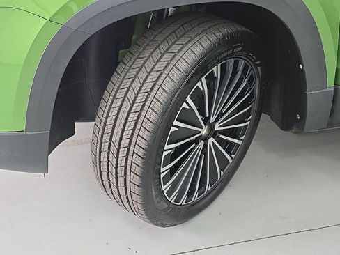 New 2026 Volkswagen Taos SE FWD image 32