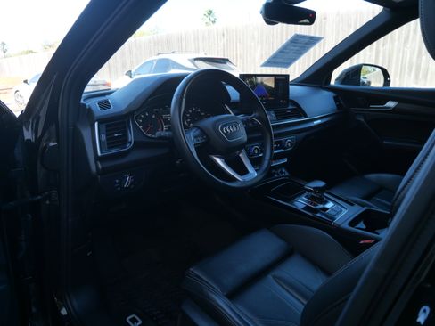 Used 2023 Audi Q5 2.0T Premium w/ Convenience Package image 18