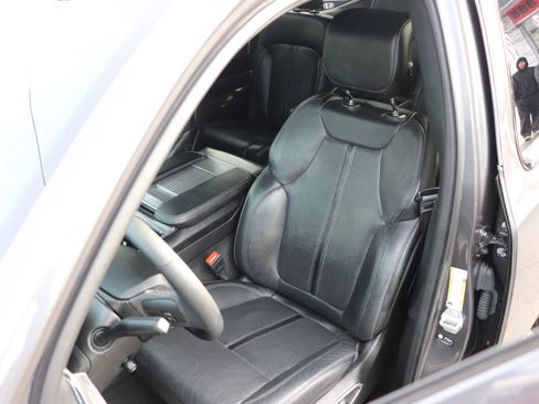 Used 2024 Jeep Wagoneer Series III image 11