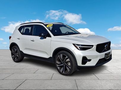 Used 2023 Volvo XC40 B5 Ultimate w/ Climate Package