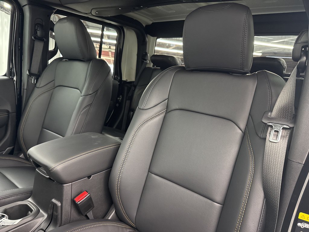 New 2026 Jeep Gladiator Sport AWD/4WD image 17