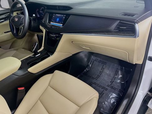 Used 2017 Cadillac XT5 FWD image 27