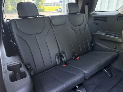 Used 2025 Hyundai Palisade SEL FWD image 15