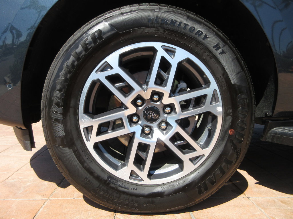 Certified 2025 Ford Expedition Max Active RWD image 9