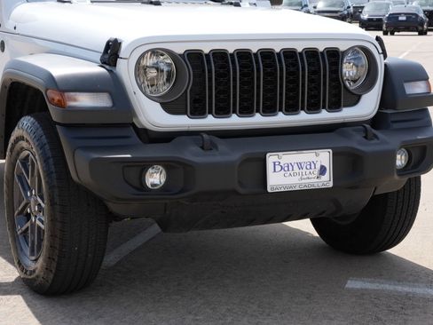 Used 2025 Jeep Wrangler Sport S image 28