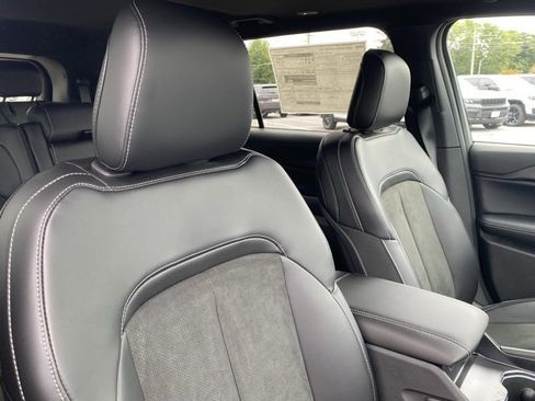 New 2025 Jeep Grand Cherokee L Altitude image 29