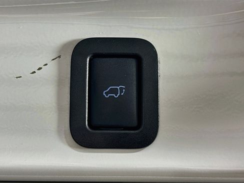 Used 2018 Toyota Highlander XLE FWD image 32