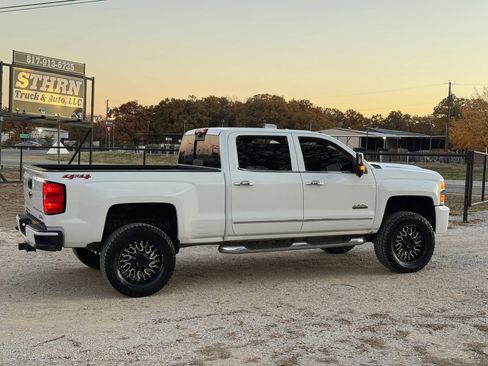 Used 2019 Chevrolet Silverado 2500 High Country w/ Duramax Plus Package image 8
