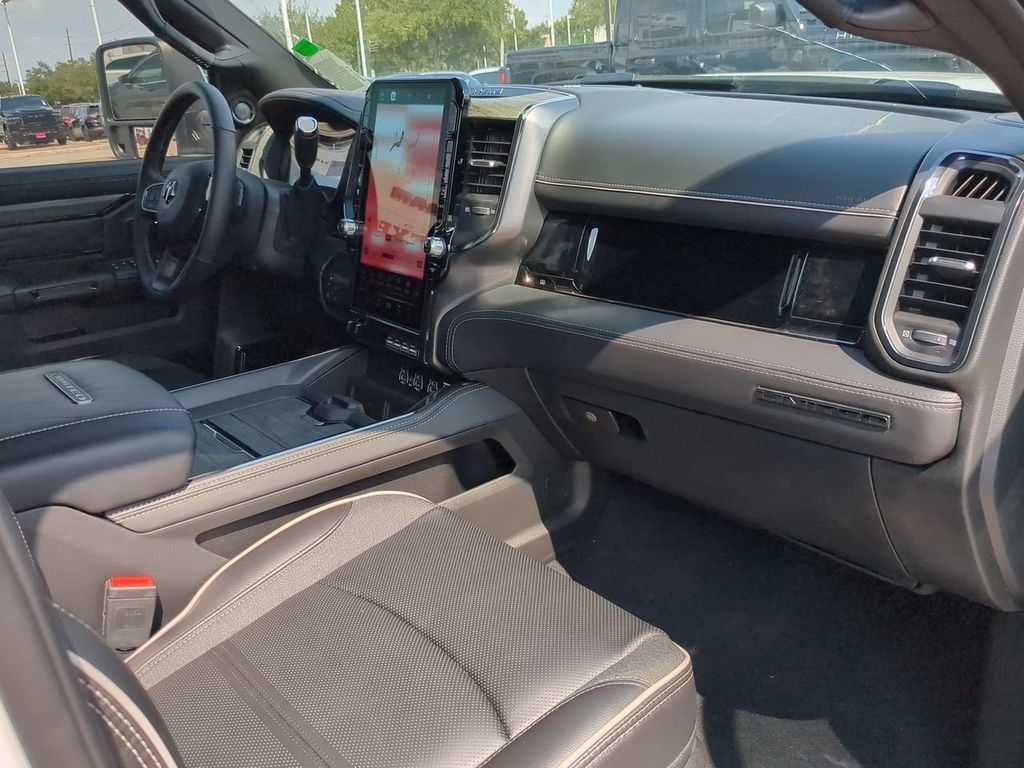 New 2025 RAM 2500 Limited AWD/4WD image 33