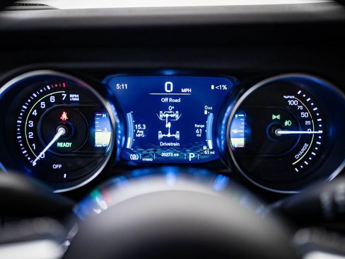 Used 2023 Jeep Wrangler Unlimited Sahara w/ Cold Weather Group image 32