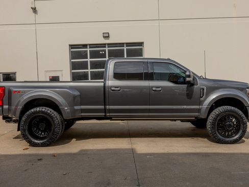 Used 2022 Ford F450 Limited w/ FX4 Off-Road Package AWD/4WD image 9