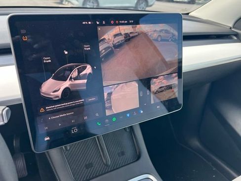 Used 2021 Tesla Model Y Long Range AWD/4WD image 18