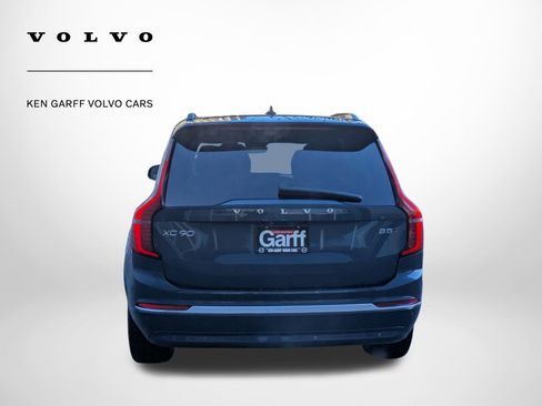 New 2026 Volvo XC90 B5 Core image 4