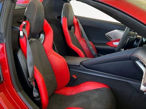 Used 2023 Chevrolet Corvette Stingray w/ Z51 Performance Package image 17