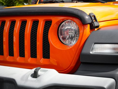 Used 2019 Jeep Wrangler Unlimited Sport S AWD/4WD image 6