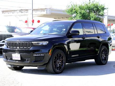 Used 2025 Jeep Grand Cherokee L Summit AWD/4WD image 7