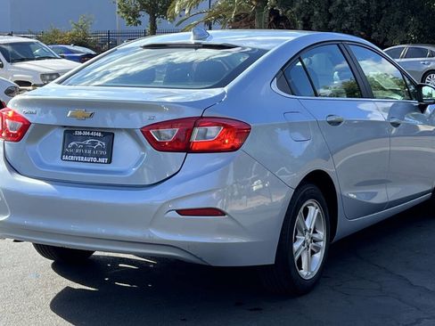 Used 2017 Chevrolet Cruze LT w/ Convenience Package image 7