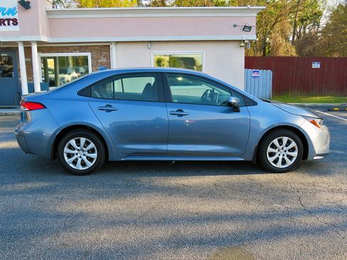 Used 2021 Toyota Corolla LE image 6