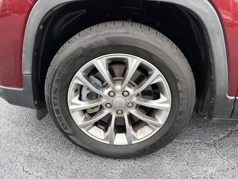 Used 2019 Jeep Cherokee Latitude Plus image 11