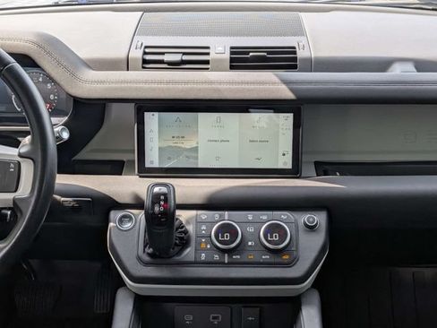 Used 2021 Land Rover Defender 110 SE AWD/4WD image 17