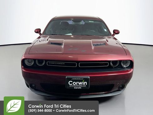 Used 2017 Dodge Challenger R/T w/ Driver Convenience Group image 4