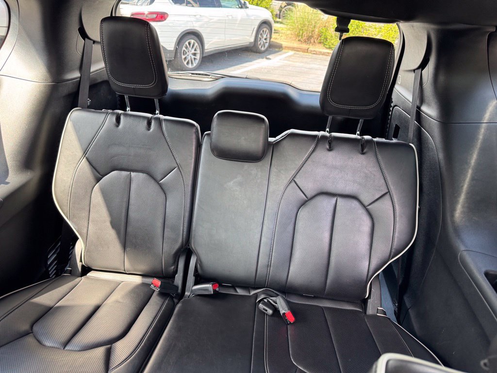 Used 2025 Chrysler Pacifica Limited FWD image 18