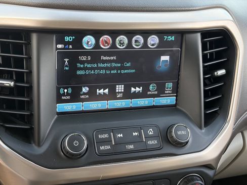 Certified 2018 GMC Acadia Denali w/ Technology Package AWD/4WD image 27