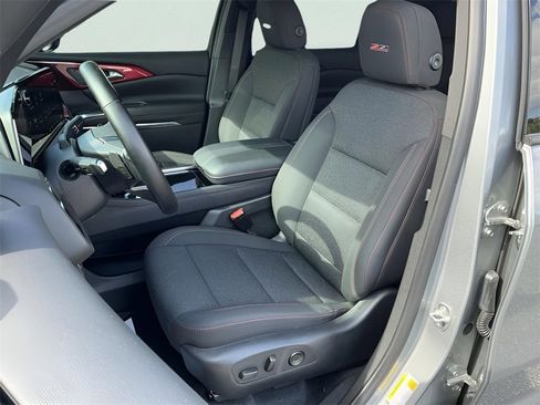 Used 2024 Chevrolet Traverse Z71 w/ Enhanced Driving Package image 24