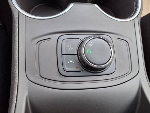 Used 2022 GMC Terrain SLE FWD image 10