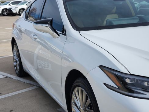 Used 2023 Lexus ES 350 Ultra Luxury image 8