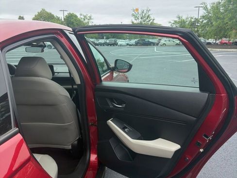 Certified 2025 Honda Accord SE image 25