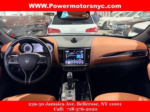 Used 2022 Maserati Levante GT AWD/4WD image 17
