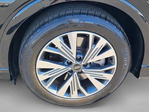 Certified 2023 Audi Q4 e-tron Premium Plus w/ Premium Plus RWD image 24