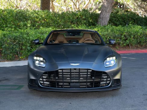 Used 2025 Aston Martin Vanquish RWD image 5