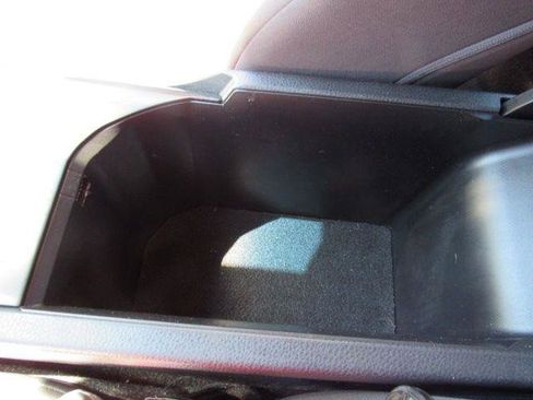 Used 2018 Toyota Camry LE FWD image 36