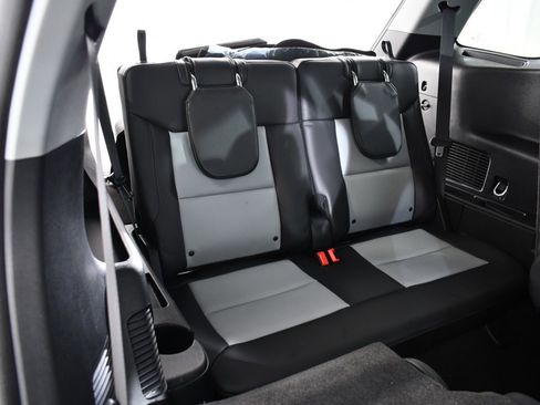 Used 2024 Ford Explorer XLT w/ Equipment Group 202A image 20