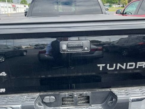 Used 2016 Toyota Tundra SR5 w/ SR5 Upgrade Package AWD/4WD image 4